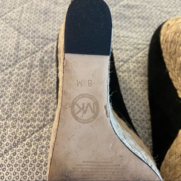 MICHAEL KORS WEDGES, Size 8 1/2 - Picture 6 of 12